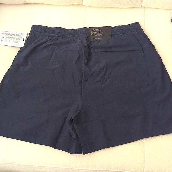 Lululemon's men's shorts set of 3 in navy - Picture 6 of 7